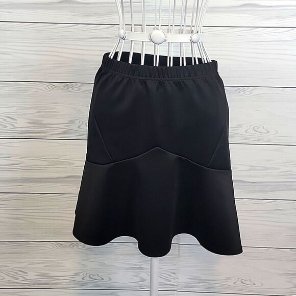 BONGO Dresses & Skirts - Bongo black flippy hem a-line mini skirt Size  M